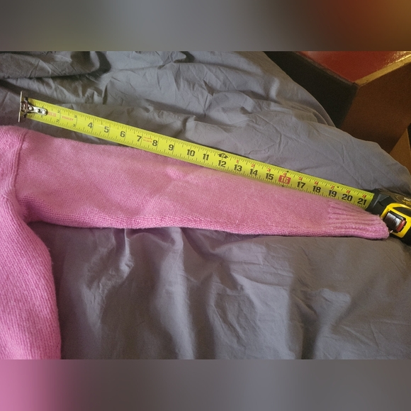 HOSTPICK !!!! Chanel Cashmere Sweather - Picture 16 of 17